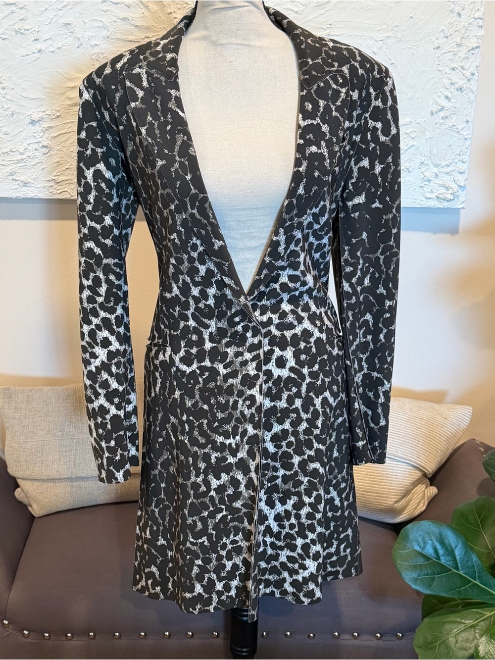 Norma Kamali Leopard Print Single-Breasted Longline Blazer Jacket Sz XS